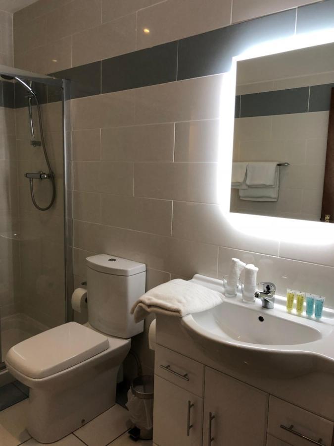 Tully'S Hotel Castlerea Eksteriør billede