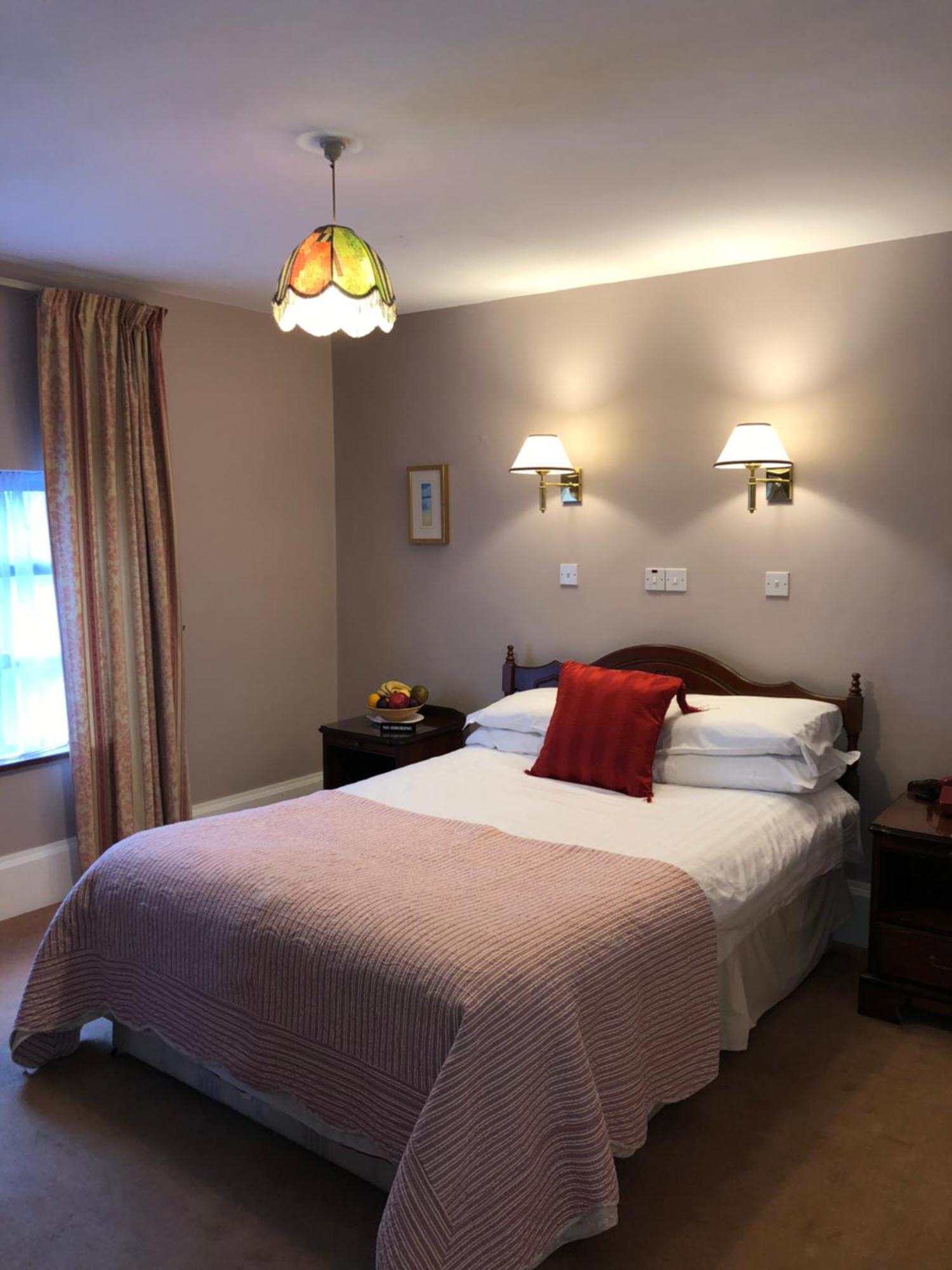 Tully'S Hotel Castlerea Eksteriør billede