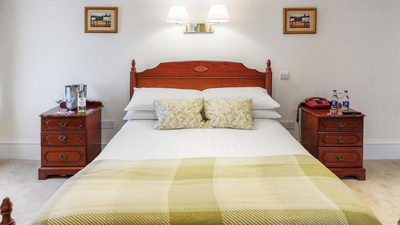 Tully'S Hotel Castlerea Eksteriør billede